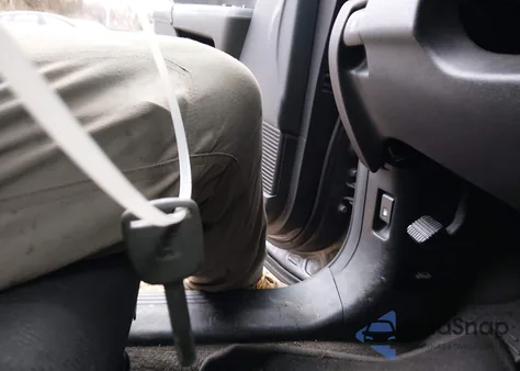 2011 Honda Pilot Lx from USA, damaged, VIN 5FNYF3H25BB005014